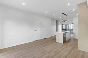 8E Tahinga Street, Northcote