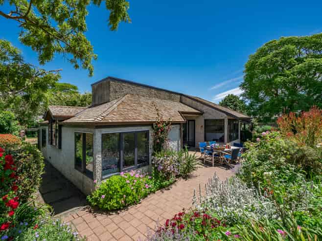 11 Walnut Grove, Waikanae