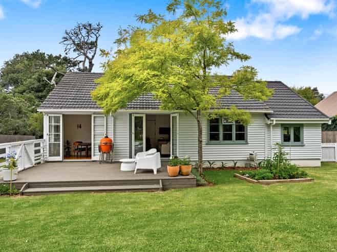 64 McCullough Avenue, Three Kings