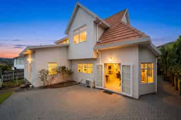 4 Amesbury Drive, Churton Park