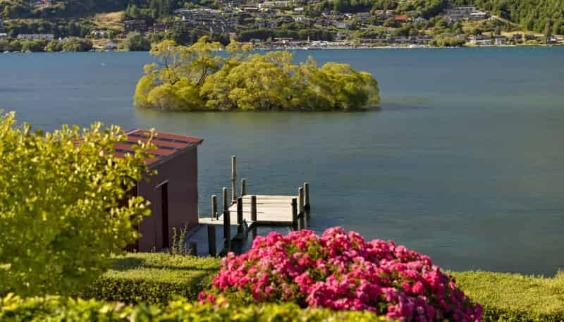  24 Willow Place and 117 Peninsula Road, Kelvin Heights