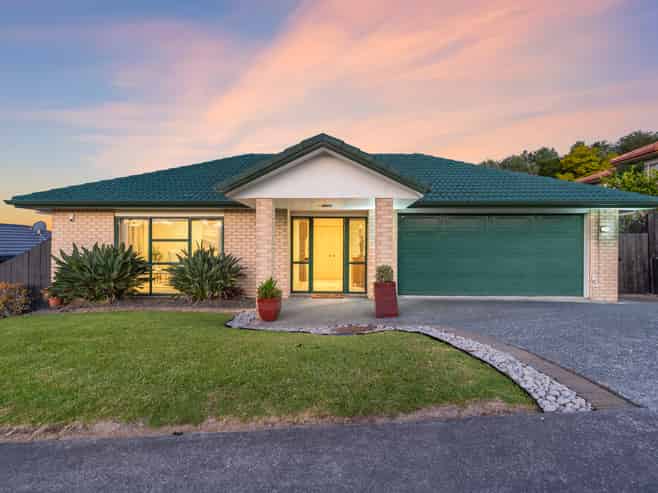 27 Roy Maloney Drive, Henderson
