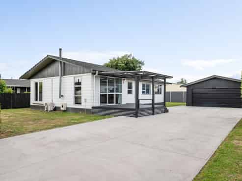 8 Smart Place, Fairview Downs