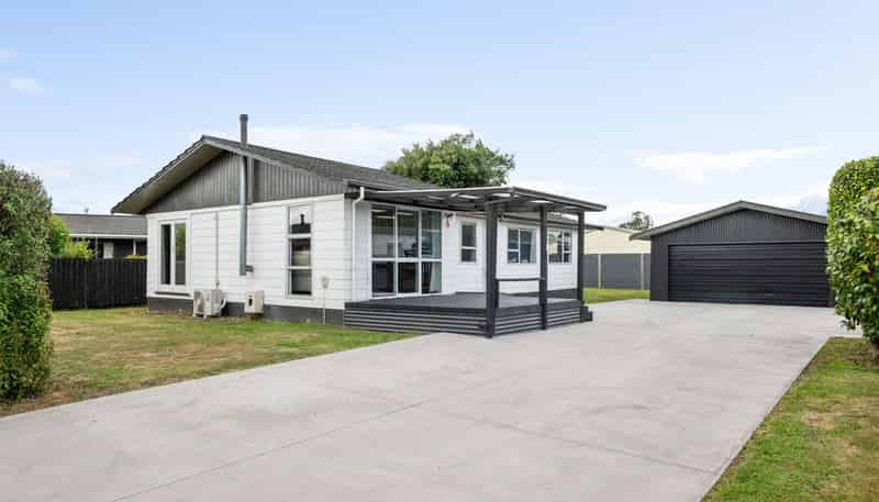 8 Smart Place, Fairview Downs