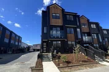 3 Longshore Drive , Long Bay