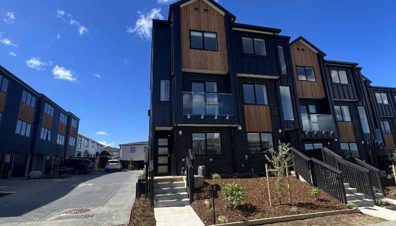 3 Longshore Drive , Long Bay