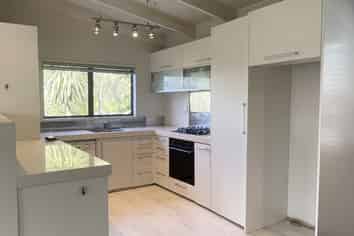 67 Browns Bay Rd, Browns Bay