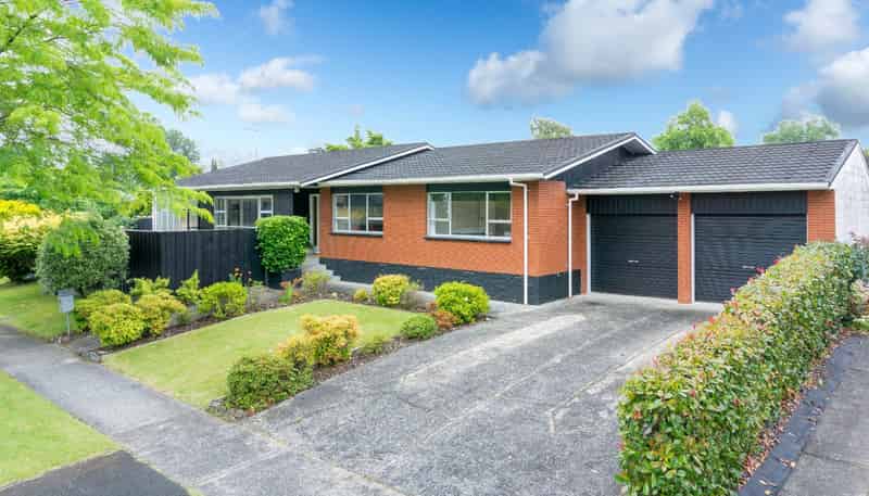 7 Hooker Avenue, Chedworth