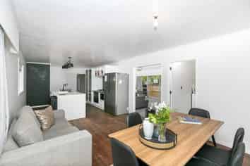 7 Hooker Avenue, Chedworth