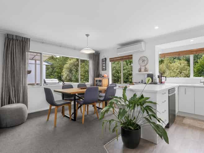 75 Grantston Drive, Pyes Pa