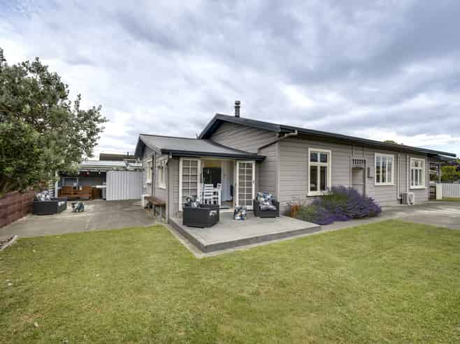 6 Forward Street, Greenmeadows