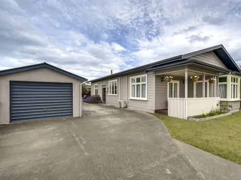 6 Forward Street, Greenmeadows