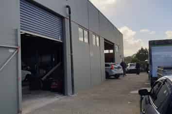 LIVE AND WORK IN STYLE!
