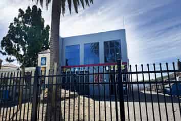 LIVE AND WORK IN STYLE!
