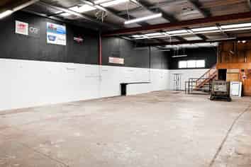 LIVE AND WORK IN STYLE!
