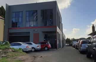 LIVE AND WORK IN STYLE!
