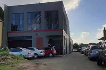 LIVE AND WORK IN STYLE!
