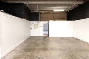 LIVE AND WORK IN STYLE!
