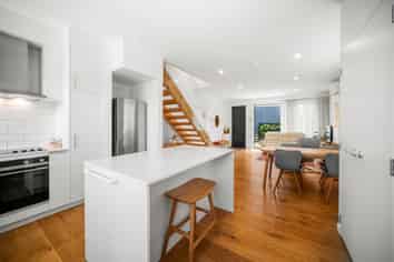 29/82 East Coast Road, Milford