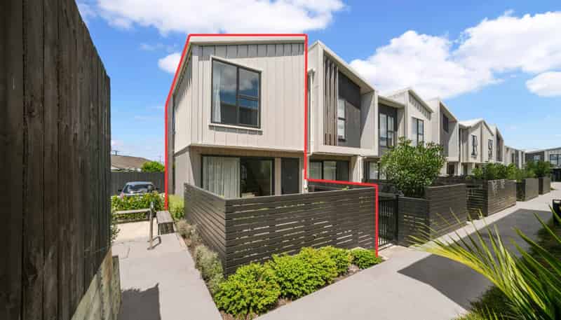 23/82 East Coast Road, Milford