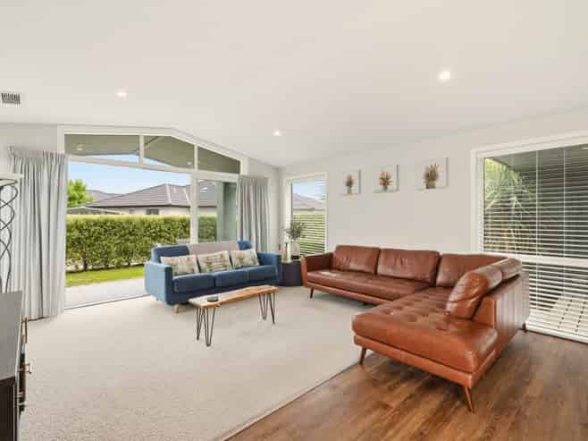 17 Goodwin Crescent, Pyes Pa