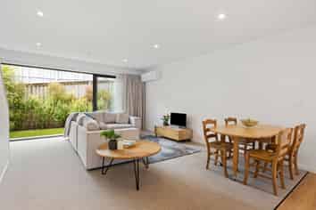 10/50 Friend Street, Karori