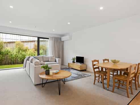 10/50 Friend Street, Karori