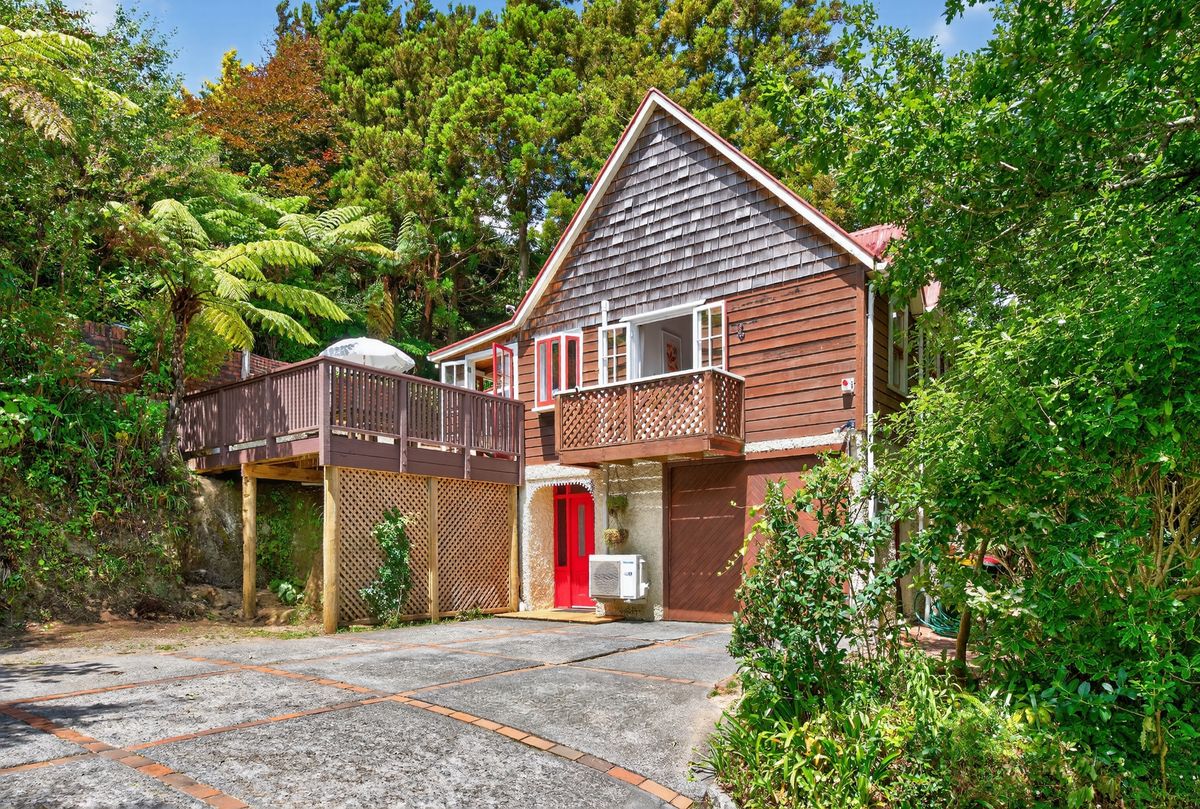 A Peaceful and Private Retreat, Stokes Valley