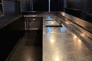 Retail or Hospo on Upper Emerson