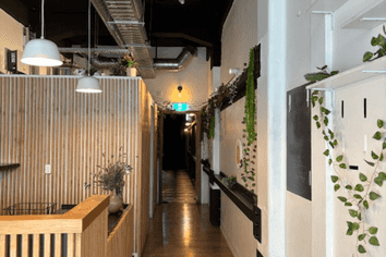 Retail or Hospo on Upper Emerson