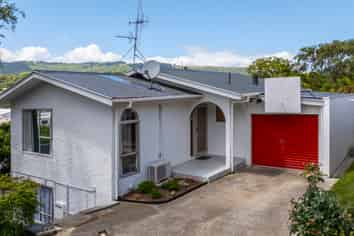 15a Kereru Bend, Tawa