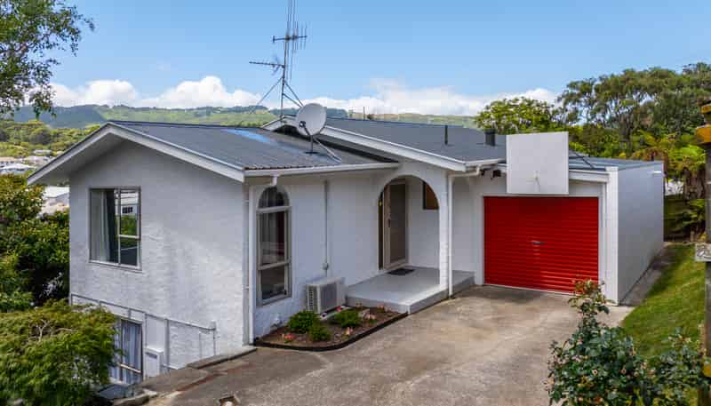 15a Kereru Bend, Tawa