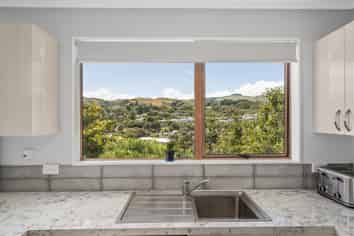 15a Kereru Bend, Tawa