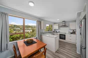 15a Kereru Bend, Tawa