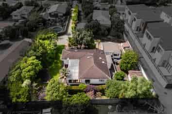 202 Royal Road, Massey