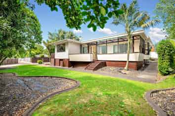 202 Royal Road, Massey