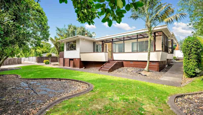 202 Royal Road, Massey