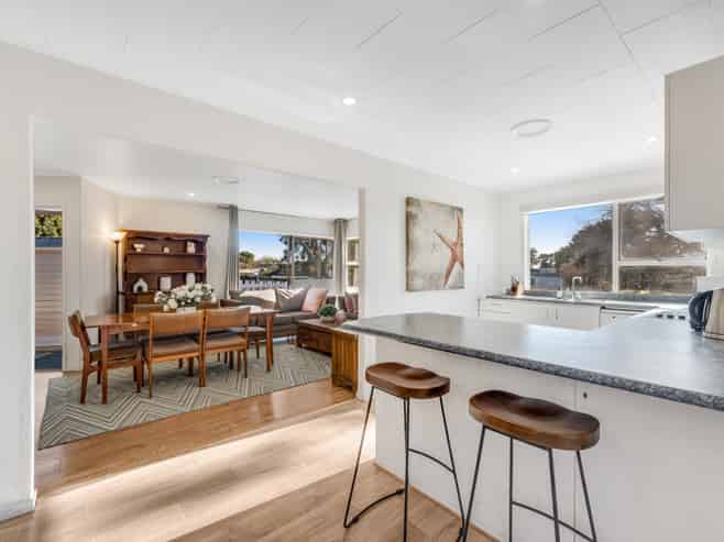 12 Sandrine Avenue, Clover Park