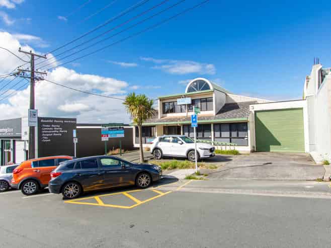 Bright Elevated Birkenhead Studio