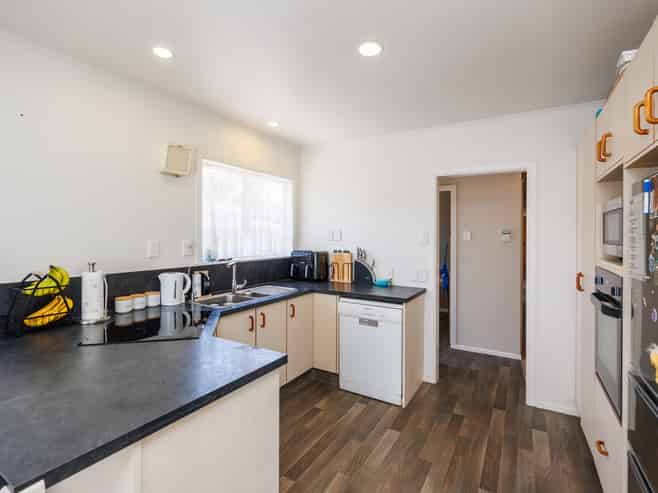 536 Pioneer Highway, Highbury