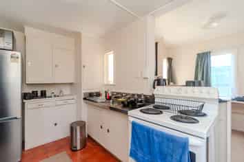 2/11 Waerenga Road, Otaki