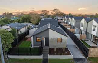 2/93 Wildberry Street, Woolston