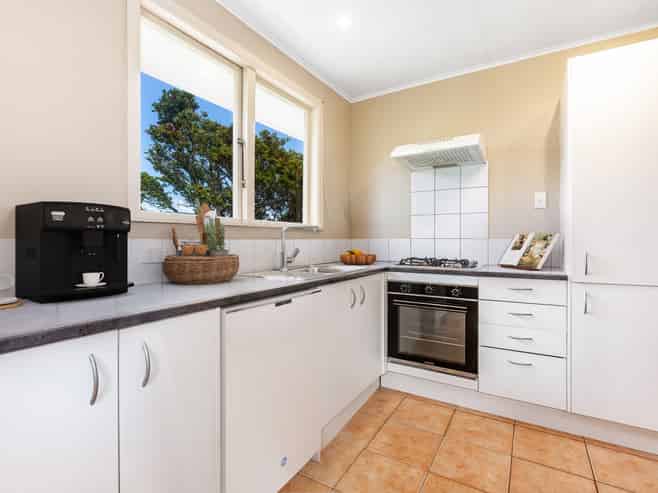 15 Kalingo Street, Waitangirua