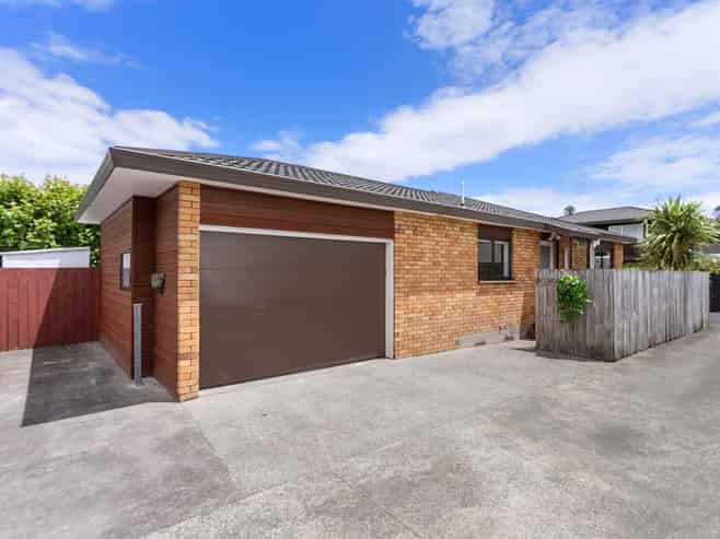 2/133 Pah Road, Royal Oak