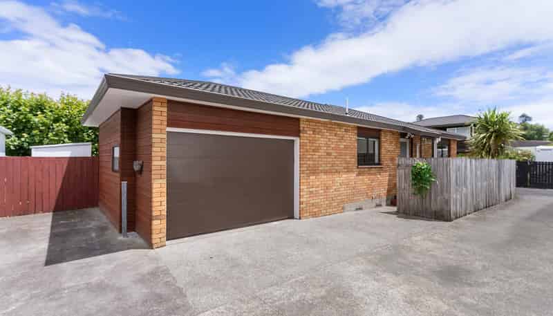 2/133 Pah Road, Royal Oak