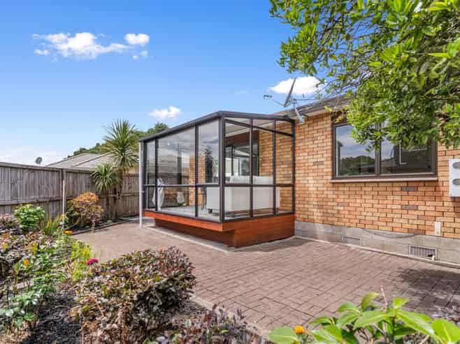 2/133 Pah Road, Royal Oak