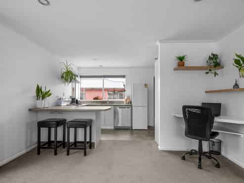 2D Mayfair Grove, Alexandra