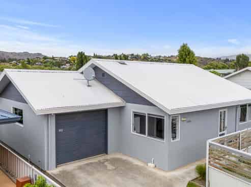 2D Mayfair Grove, Alexandra