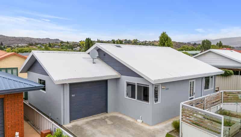 2D Mayfair Grove, Alexandra