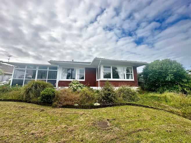 30 Meadway, Sunnyhills